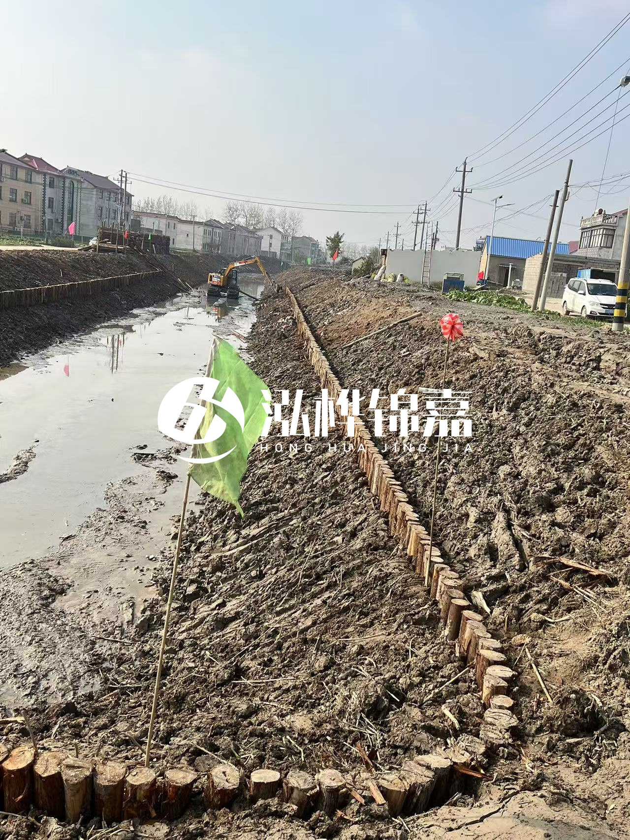 洛陽挖機打木樁專業(yè)施工-河道打木樁后如何檢查穩(wěn)固性？